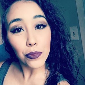 Meet your Posher, Alma